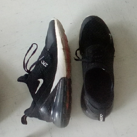 Air max 270 - Picture 2 of 6